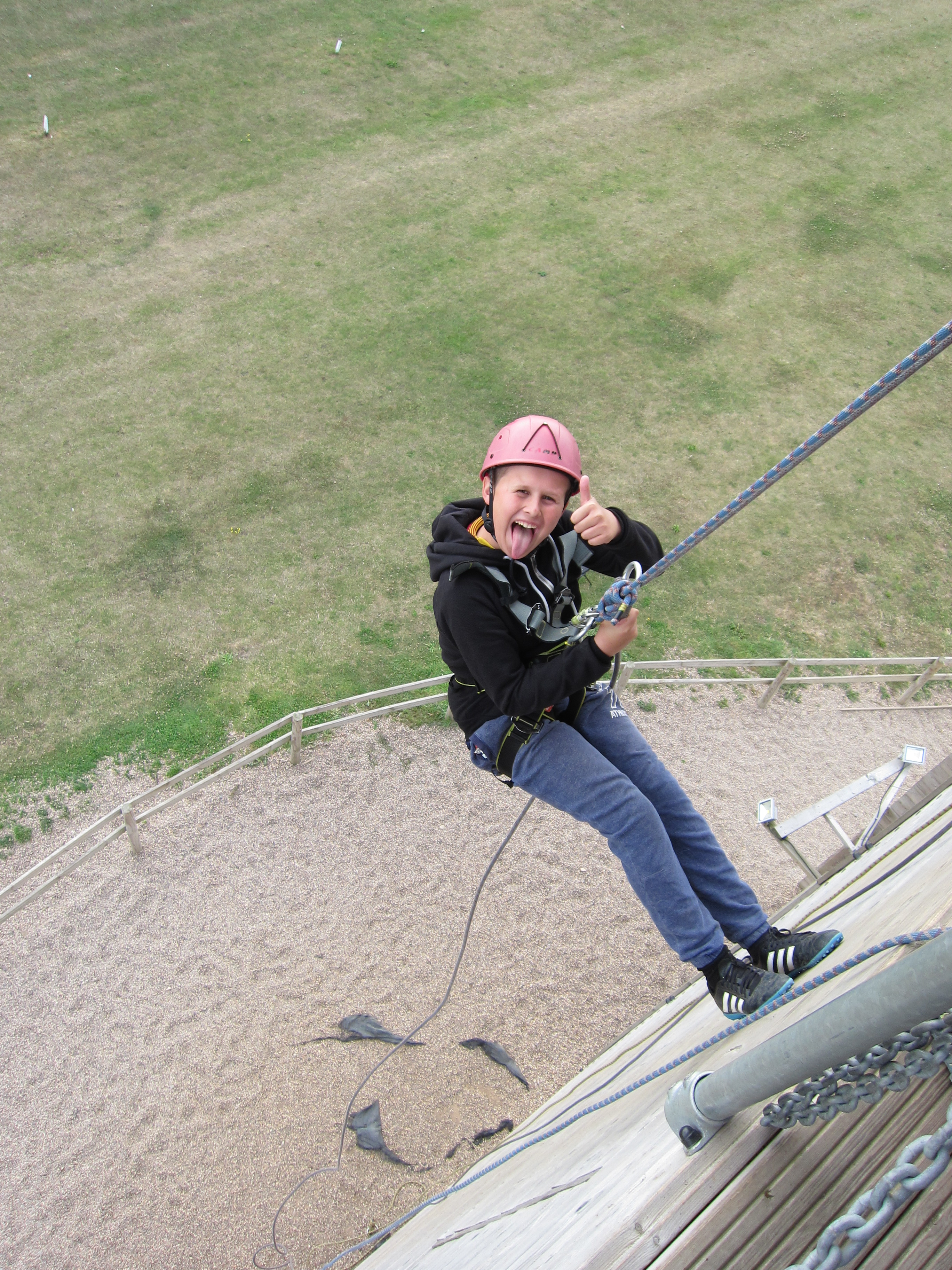 Staffs CYP - Whitemoor Lakes day - Abseiling (2)